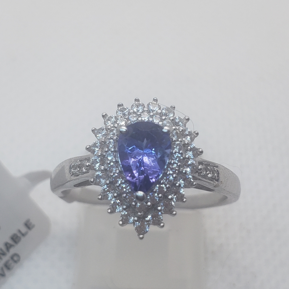 NWOT Host Pick Amazing Tanzanite and white Zircon double halo ring